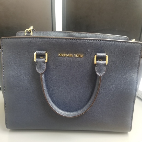 MK Purse - Picture 1 of 4